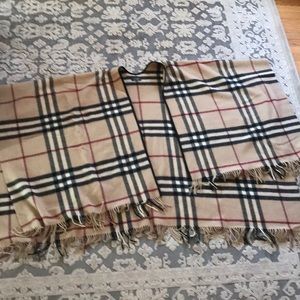 Burberry cape Authentic